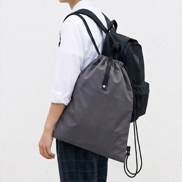 通学や部活で活躍する2wayナップサック巾着。通学や部活動、習い事はもちろん、サブバッグとしても使いやすく、毎日のスクールライフを快適にサポートします。