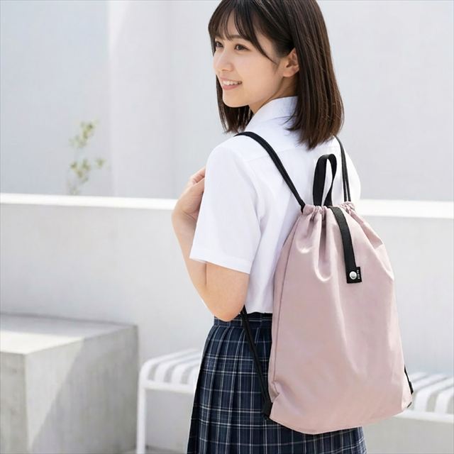 通学や部活で活躍する2wayナップサック巾着。通学や部活動、習い事はもちろん、サブバッグとしても使いやすく、毎日のスクールライフを快適にサポートします。