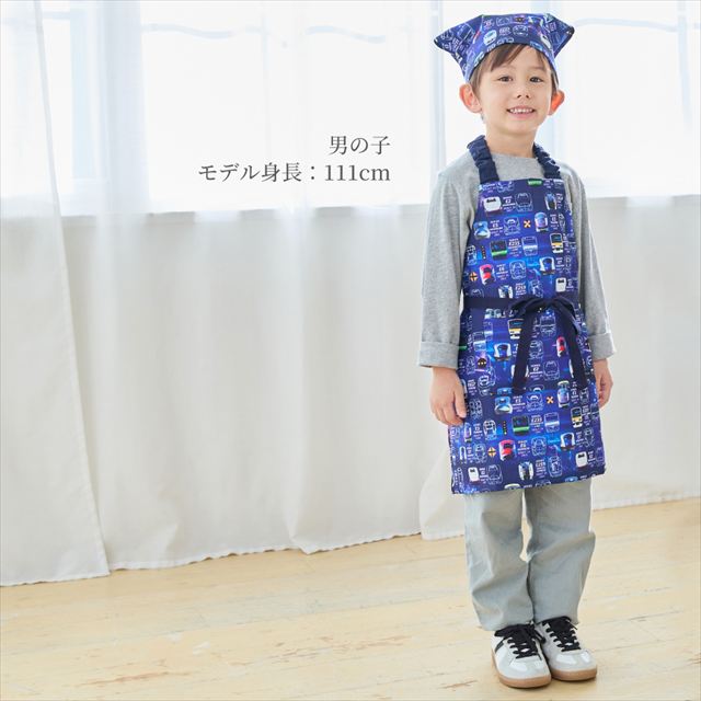 カラフルキャンディスタイルの三角巾付きキッズエプロン。子供用で、着脱簡単。男の子と女の子兼用で、家庭科の授業やお手伝いで大活躍。