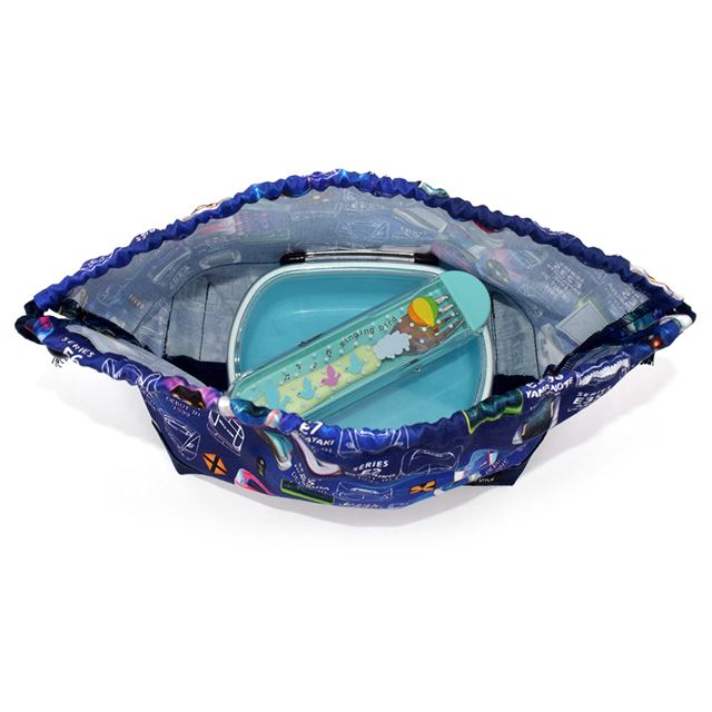 カラフルキャンディスタイルのお弁当袋。子供用で、お弁当箱やお箸が入るかわいいマチ付き巾着袋。男の子と女の子兼用で大活躍。
