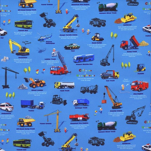 カラフルキャンディスタイルのコップ袋。幼児の持ち手付きのコップが収まるサイズ感。子どもたちが自分で楽に出し入れができます。