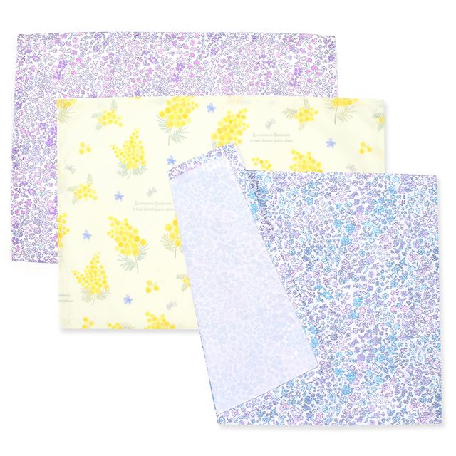 [SALE: 60% OFF] Placemats (25cm x 35cm) Set of 3 different patterns Pink flamingo and pastel merry-go-round set 