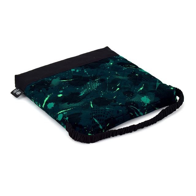 カラフルキャンディスタイルの座布団。キルティング素材で椅子用のクッション。男の子と女の子兼用で通園、通学で大活躍。