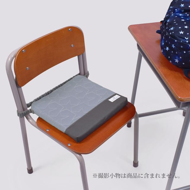 カラフルキャンディスタイルの座布団。キルティング素材で椅子用のクッション。男の子と女の子兼用で通園、通学で大活躍。