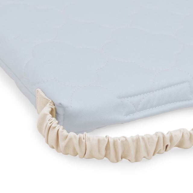 カラフルキャンディスタイルの座布団。キルティング素材で椅子用のクッション。男の子と女の子兼用で通園、通学で大活躍。