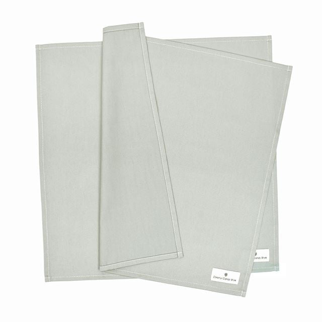 カラフルキャンディスタイルのランチクロス。給食トレーや食器の下に敷ける大きめサイズ。ランチボックスやコップ、スプーンも並べられます。