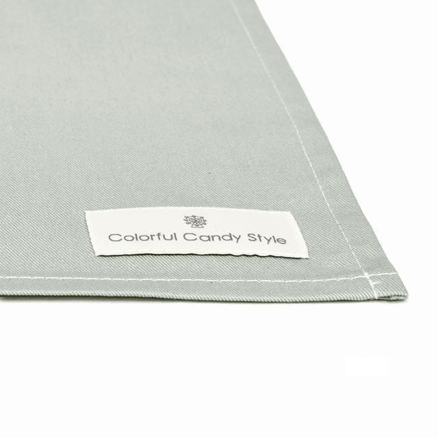 カラフルキャンディスタイルのランチクロス。給食トレーや食器の下に敷ける大きめサイズ。ランチボックスやコップ、スプーンも並べられます。