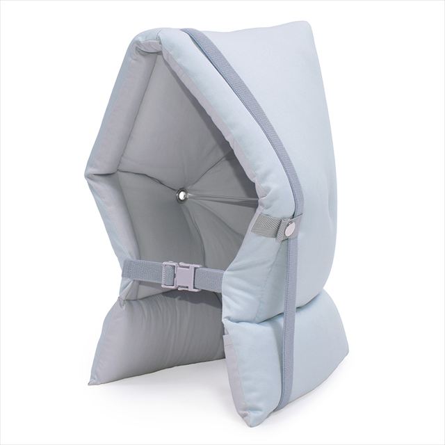 カラフルキャンディスタイルの防災頭巾。椅子固定ゴム付きで、座布団にもなる便利な防災ずきん。男の子と女の子兼用で大活躍。