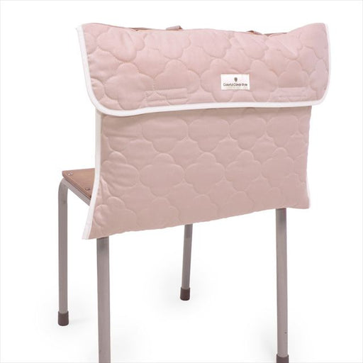 カラフルキャンディスタイルの防災頭巾カバー。おしゃれで背もたれや座布団にもできるタイプ。中綿入りキルティングの表面はシワになりにくく、小さな子どもにも扱いやすい安心素材です。