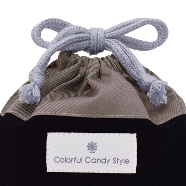 カラフルキャンディスタイルの給食袋。子供用で、ランチョンマットやお箸が入るおしゃれな巾着袋。男の子と女の子兼用で大活躍。