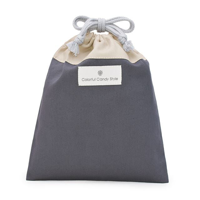 カラフルキャンディスタイルの給食袋。子供用で、ランチョンマットやお箸が入るおしゃれな巾着袋。男の子と女の子兼用で大活躍。