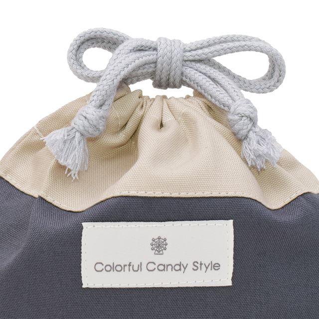 カラフルキャンディスタイルの給食袋。子供用で、ランチョンマットやお箸が入るおしゃれな巾着袋。男の子と女の子兼用で大活躍。