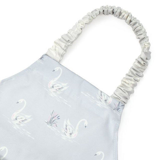 カラフルキャンディスタイルの三角巾付きキッズエプロン。水や液体が表面に弾いて滑り落ちるはっ水機能。調理実習やお手伝いなど、調理中や食べこぼしの汚れを防ぎ、汚れてもサッと拭くだけお手入れ簡単です。