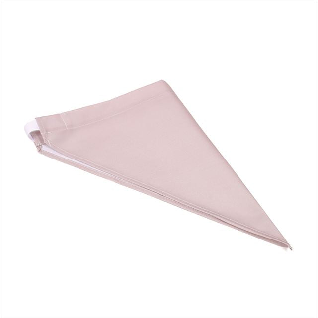 カラフルキャンディスタイルの三角巾付きキッズエプロン。水や液体が表面に弾いて滑り落ちるはっ水機能。調理実習やお手伝いなど、調理中や食べこぼしの汚れを防ぎ、汚れてもサッと拭くだけお手入れ簡単です。