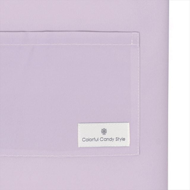 カラフルキャンディスタイルの三角巾付きキッズエプロン。水や液体が表面に弾いて滑り落ちるはっ水機能。調理実習やお手伝いなど、調理中や食べこぼしの汚れを防ぎ、汚れてもサッと拭くだけお手入れ簡単です。