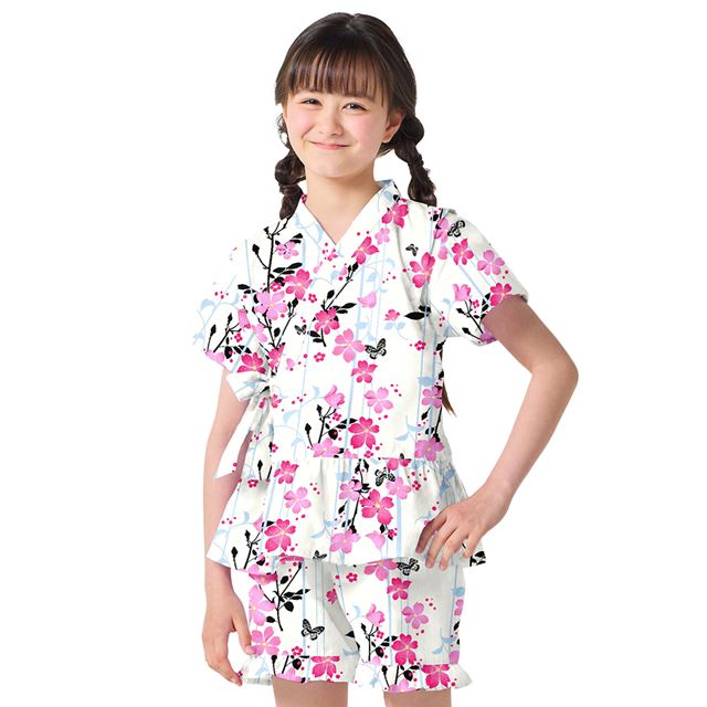 夏に涼しく快適！甚平が新登場！着崩れしにくく動きやすい、元気いっぱいのキッズにおすすめの甚平。花火や夏祭り・夕涼み会など、様々なシーンで活躍します。