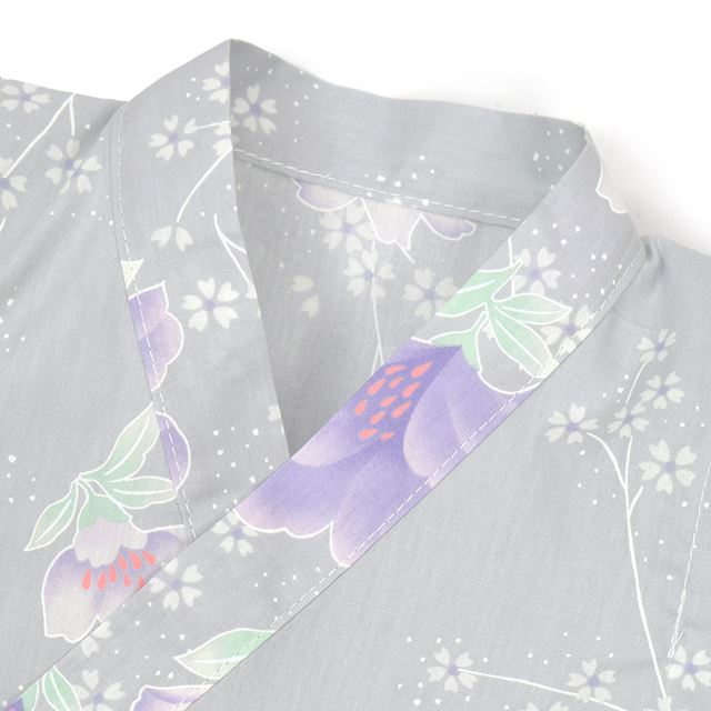 夏に涼しく快適！甚平が新登場！着崩れしにくく動きやすい、元気いっぱいのキッズにおすすめの甚平。花火や夏祭り・夕涼み会など、様々なシーンで活躍します。