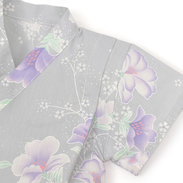 夏に涼しく快適！甚平が新登場！着崩れしにくく動きやすい、元気いっぱいのキッズにおすすめの甚平。花火や夏祭り・夕涼み会など、様々なシーンで活躍します。