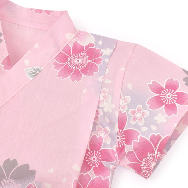 夏に涼しく快適！甚平が新登場！着崩れしにくく動きやすい、元気いっぱいのキッズにおすすめの甚平。花火や夏祭り・夕涼み会など、様々なシーンで活躍します。