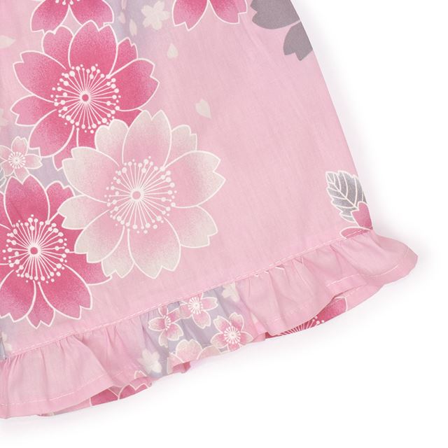 夏に涼しく快適！甚平が新登場！着崩れしにくく動きやすい、元気いっぱいのキッズにおすすめの甚平。花火や夏祭り・夕涼み会など、様々なシーンで活躍します。