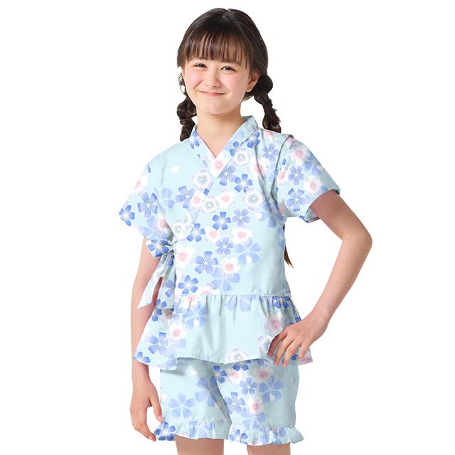 夏に涼しく快適！甚平が新登場！着崩れしにくく動きやすい、元気いっぱいのキッズにおすすめの甚平。花火や夏祭り・夕涼み会など、様々なシーンで活躍します。
