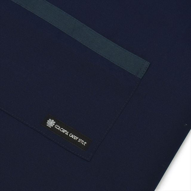 カラフルキャンディスタイルの三角巾付きキッズエプロン。水や液体が表面に弾いて滑り落ちるはっ水機能。調理実習やお手伝いなど、調理中や食べこぼしの汚れを防ぎ、汚れてもサッと拭くだけお手入れ簡単です。