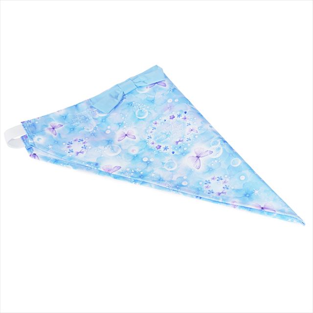 カラフルキャンディスタイルの三角巾付きキッズエプロン。水や液体が表面に弾いて滑り落ちるはっ水機能。調理実習やお手伝いなど、調理中や食べこぼしの汚れを防ぎ、汚れてもサッと拭くだけお手入れ簡単です。