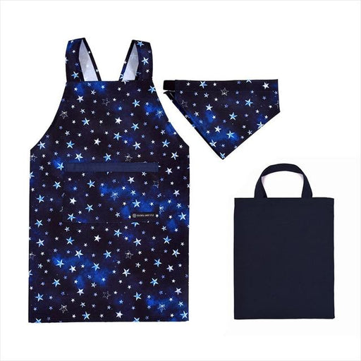 カラフルキャンディスタイルの三角巾付きキッズエプロン。水や液体が表面に弾いて滑り落ちるはっ水機能。調理実習やお手伝いなど、調理中や食べこぼしの汚れを防ぎ、汚れてもサッと拭くだけお手入れ簡単です。