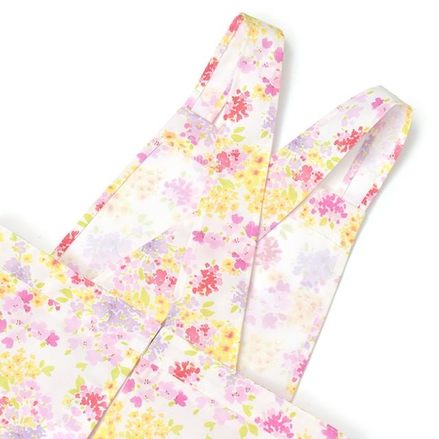 カラフルキャンディスタイルの三角巾付きキッズエプロン。水や液体が表面に弾いて滑り落ちるはっ水機能。調理実習やお手伝いなど、調理中や食べこぼしの汚れを防ぎ、汚れてもサッと拭くだけお手入れ簡単です。