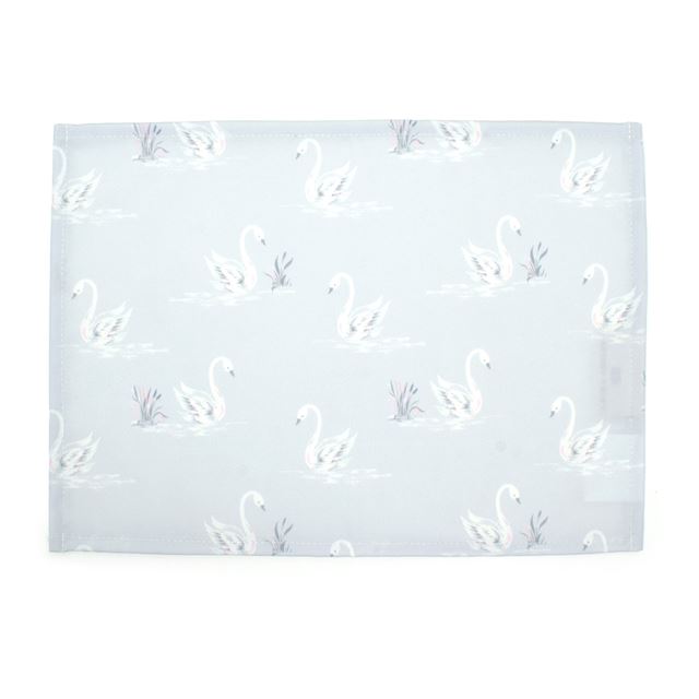 カラフルキャンディスタイルのランチョンマット。水や液体が表面に弾いて滑り落ちるはっ水機能。食べこぼしの汚れやシミを防ぎ、汚れてもサッと拭くだけお手入れ簡単です。