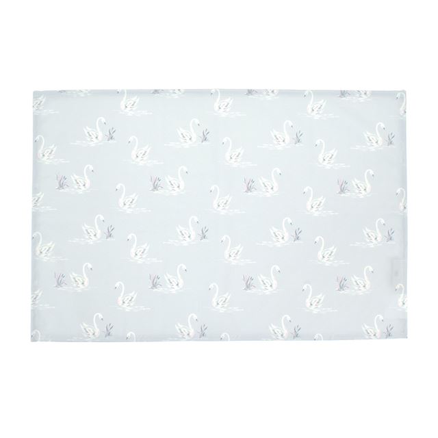 カラフルキャンディスタイルのランチョンマット。水や液体が表面に弾いて滑り落ちるはっ水機能。食べこぼしの汚れやシミを防ぎ、汚れてもサッと拭くだけお手入れ簡単です。