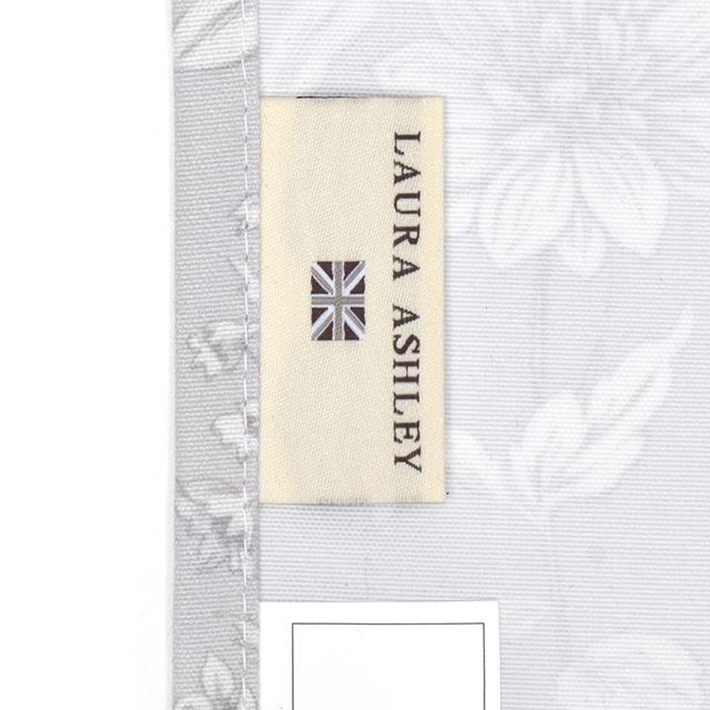 カラフルキャンディスタイルのランチョンマット。水や液体が表面に弾いて滑り落ちるはっ水機能。食べこぼしの汚れやシミを防ぎ、汚れてもサッと拭くだけお手入れ簡単です。