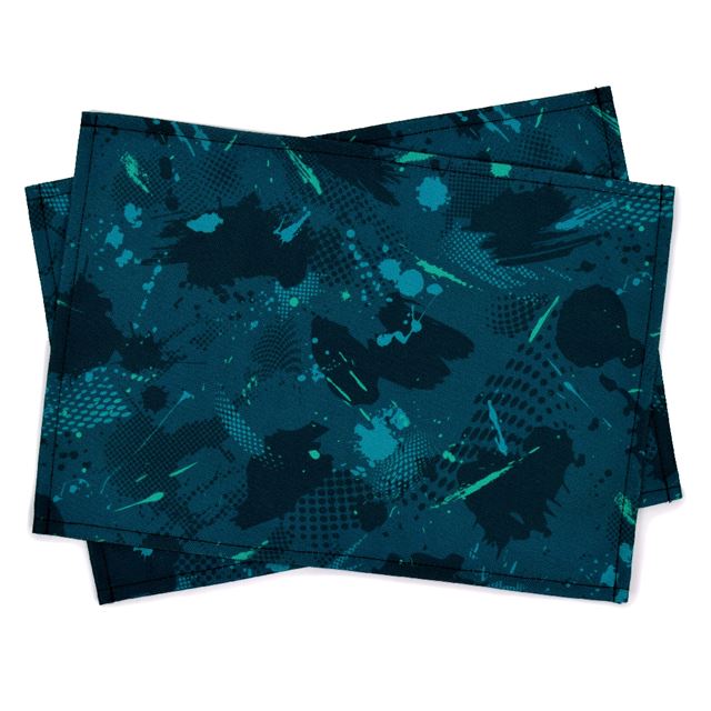 カラフルキャンディスタイルのランチョンマット。水や液体が表面に弾いて滑り落ちるはっ水機能。食べこぼしの汚れやシミを防ぎ、汚れてもサッと拭くだけお手入れ簡単です。