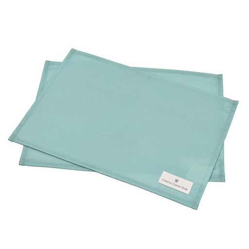 カラフルキャンディスタイルのランチョンマット。水や液体が表面に弾いて滑り落ちるはっ水機能。食べこぼしの汚れやシミを防ぎ、汚れてもサッと拭くだけお手入れ簡単です。