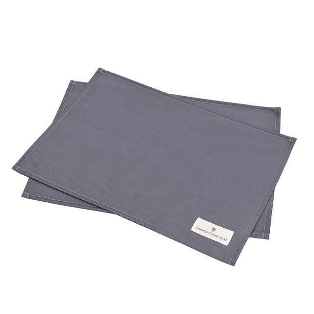 カラフルキャンディスタイルのランチョンマット。水や液体が表面に弾いて滑り落ちるはっ水機能。食べこぼしの汚れやシミを防ぎ、汚れてもサッと拭くだけお手入れ簡単です。