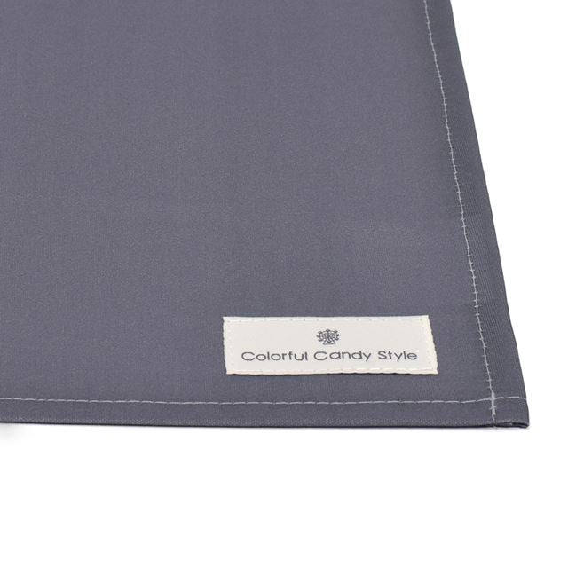 カラフルキャンディスタイルのランチクロス。水や液体が表面に弾いて滑り落ちるはっ水機能。食べこぼしの汚れやシミを防ぎ、汚れてもサッと拭くだけお手入れ簡単です。