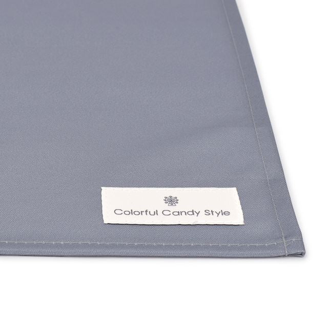 カラフルキャンディスタイルのランチクロス。水や液体が表面に弾いて滑り落ちるはっ水機能。食べこぼしの汚れやシミを防ぎ、汚れてもサッと拭くだけお手入れ簡単です。