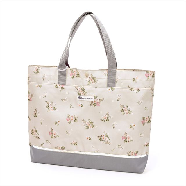 カラフルキャンディスタイルのレッスンバッグ 。快適さを追求した新素材は、耐久性のある軽い素材なので、毎日使うレッスンバッグに最適です。水や液体が表面に弾いて滑り落ちるはっ水機能は、汚れに強く水に濡れてもサッとひと拭き、お手入れ簡単です。