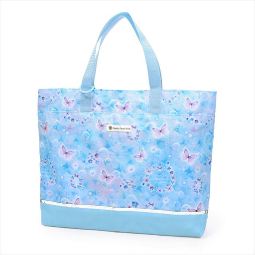 カラフルキャンディスタイルのレッスンバッグ 。快適さを追求した新素材は、耐久性のある軽い素材なので、毎日使うレッスンバッグに最適です。水や液体が表面に弾いて滑り落ちるはっ水機能は、汚れに強く水に濡れてもサッとひと拭き、お手入れ簡単です。