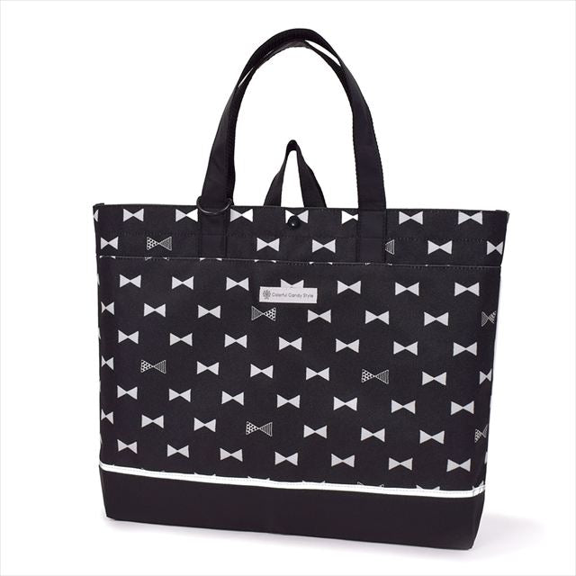 カラフルキャンディスタイルのレッスンバッグ 。快適さを追求した新素材は、耐久性のある軽い素材なので、毎日使うレッスンバッグに最適です。水や液体が表面に弾いて滑り落ちるはっ水機能は、汚れに強く水に濡れてもサッとひと拭き、お手入れ簡単です。