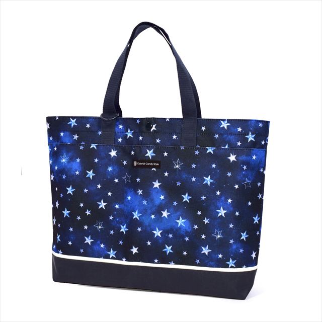 カラフルキャンディスタイルのレッスンバッグ 。快適さを追求した新素材は、耐久性のある軽い素材なので、毎日使うレッスンバッグに最適です。水や液体が表面に弾いて滑り落ちるはっ水機能は、汚れに強く水に濡れてもサッとひと拭き、お手入れ簡単です。