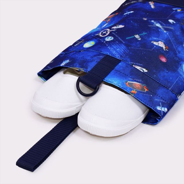 カラフルキャンディスタイルのシューズケース。快適さを追求した新素材は、耐久性のある軽い素材なので、毎日使うシューズケースに最適です。