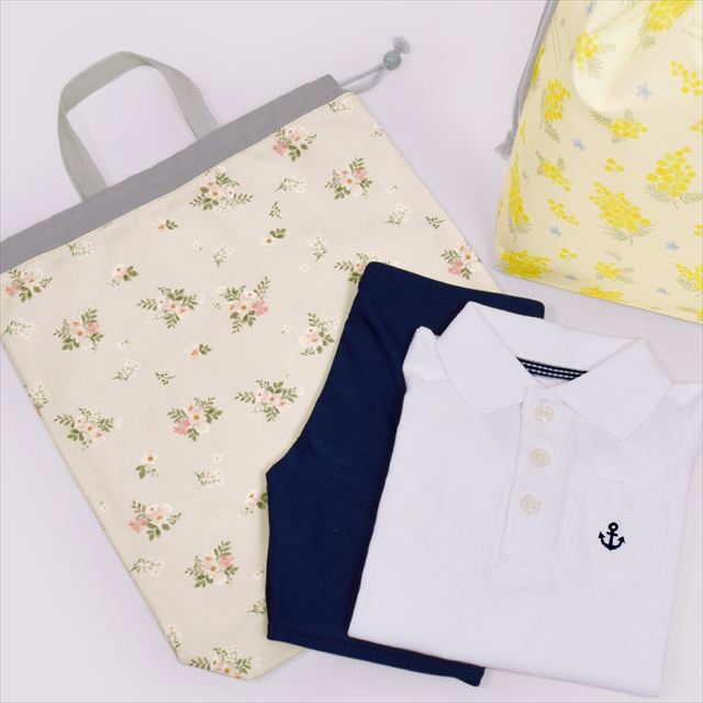 カラフルキャンディスタイルの体操服袋。水を弾く素材だから、汚れに強くお手入れ簡単。水や液体が表面に弾いて滑り落ちるはっ水機能。汚れてもサッと拭くだけお手入れ簡単です。