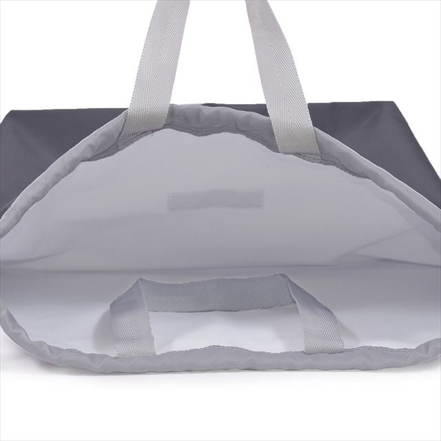 カラフルキャンディスタイルの体操服袋。水を弾く素材だから、汚れに強くお手入れ簡単。水や液体が表面に弾いて滑り落ちるはっ水機能。汚れてもサッと拭くだけお手入れ簡単です。