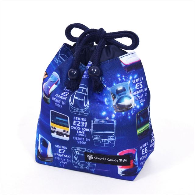 カラフルキャンディスタイルのコップ袋。水を弾く素材だから、汚れに強くお手入れ簡単。水や液体が表面に弾いて滑り落ちるはっ水機能。汚れてもサッと拭くだけお手入れ簡単です。