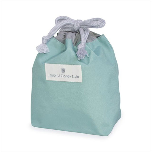 カラフルキャンディスタイルのコップ袋。水を弾く素材だから、汚れに強くお手入れ簡単。水や液体が表面に弾いて滑り落ちるはっ水機能。汚れてもサッと拭くだけお手入れ簡単です。