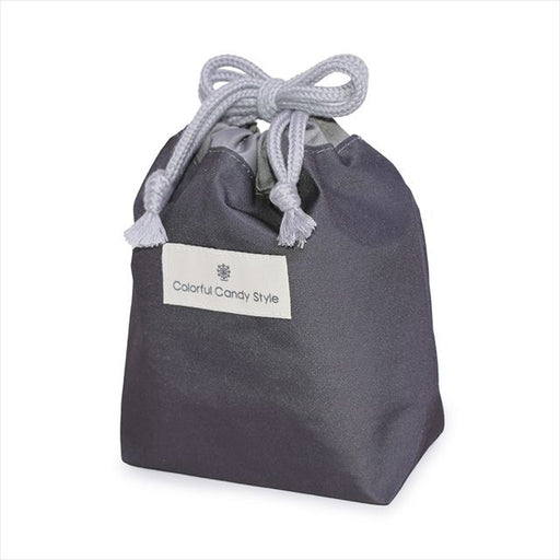 カラフルキャンディスタイルのコップ袋。水を弾く素材だから、汚れに強くお手入れ簡単。水や液体が表面に弾いて滑り落ちるはっ水機能。汚れてもサッと拭くだけお手入れ簡単です。