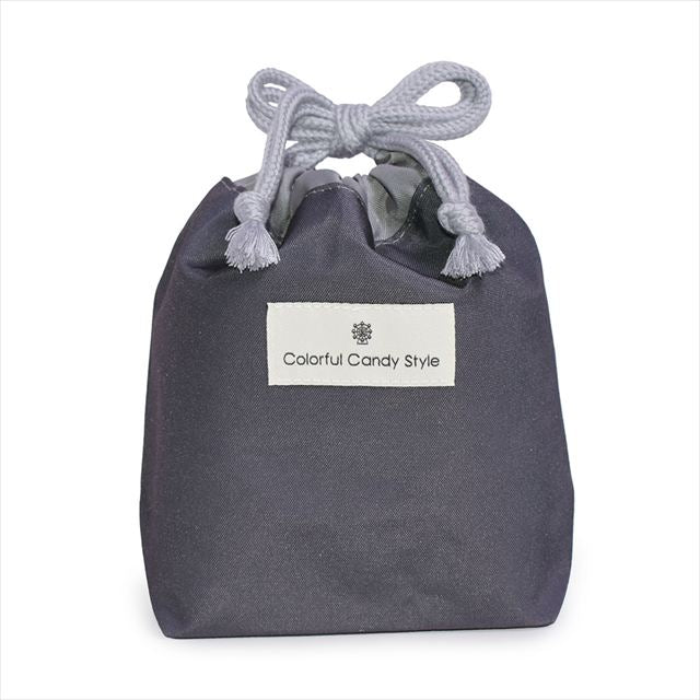 カラフルキャンディスタイルのコップ袋。水を弾く素材だから、汚れに強くお手入れ簡単。水や液体が表面に弾いて滑り落ちるはっ水機能。汚れてもサッと拭くだけお手入れ簡単です。