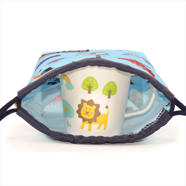 カラフルキャンディスタイルのコップ袋。水を弾く素材だから、汚れに強くお手入れ簡単。水や液体が表面に弾いて滑り落ちるはっ水機能。汚れてもサッと拭くだけお手入れ簡単です。