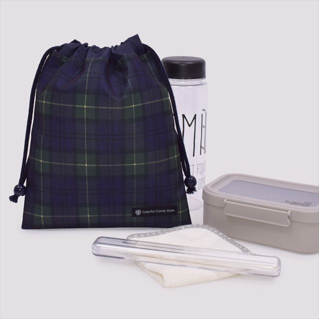 カラフルキャンディスタイルのコップ袋。水を弾く素材だから、汚れに強くお手入れ簡単。水や液体が表面に弾いて滑り落ちるはっ水機能。汚れてもサッと拭くだけお手入れ簡単です。